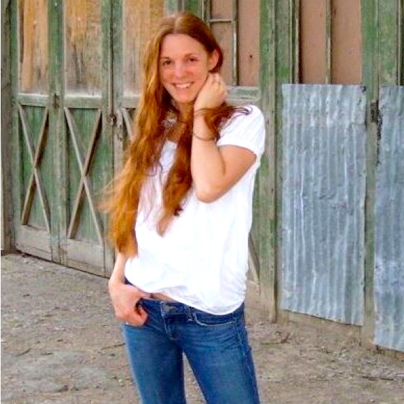 Meet your Posher, Jennifer - Picture 1 of 1